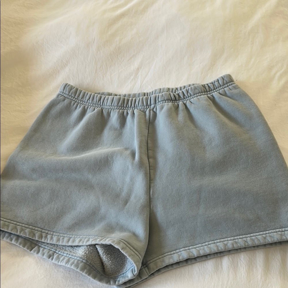 Aritzia Sweatfleece shorts
Color- Faded Dew Blue